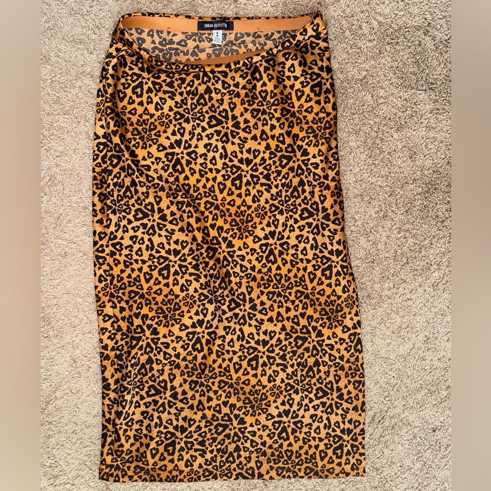 Urban Outfitters heart cheetah print midi pencil skirt NWOT Size M